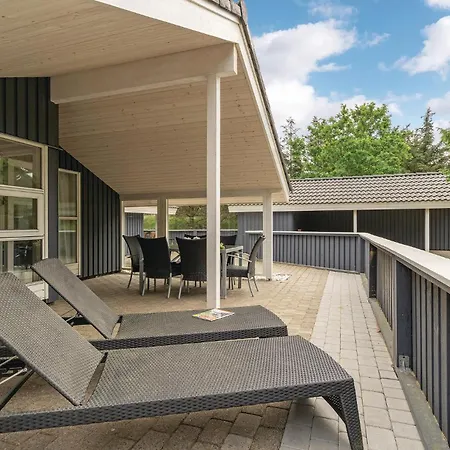 Dom wakacyjny Amazing Home In Blavand With Sauna